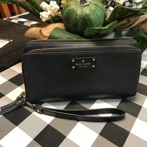 Kate Spade large carryall wristlet, Jeanne